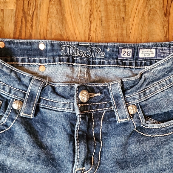 Miss Me Jeans Signature Boot Cut Studded Pockets Size 28 - Picture 3 of 6